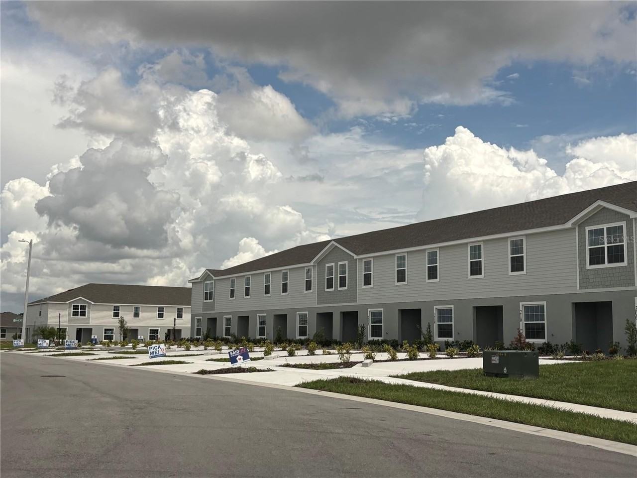 325 Wharf Way - Photo 2 of 35