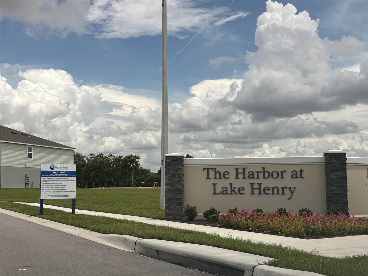 325 Wharf Way - Photo 4 of 35