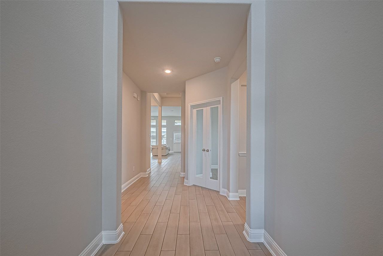 1718 Pepper Grove Ln - Photo 4 of 50