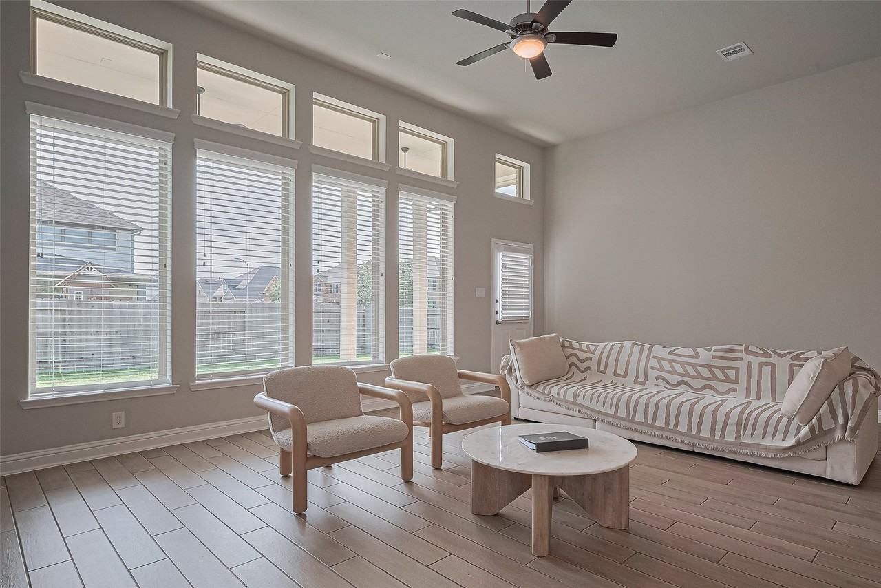 1718 Pepper Grove Ln - Photo 7 of 50