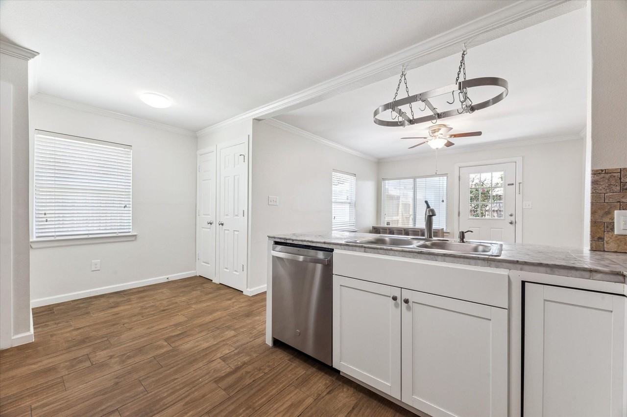 3810 Grennoch Ln - Photo 6 of 17