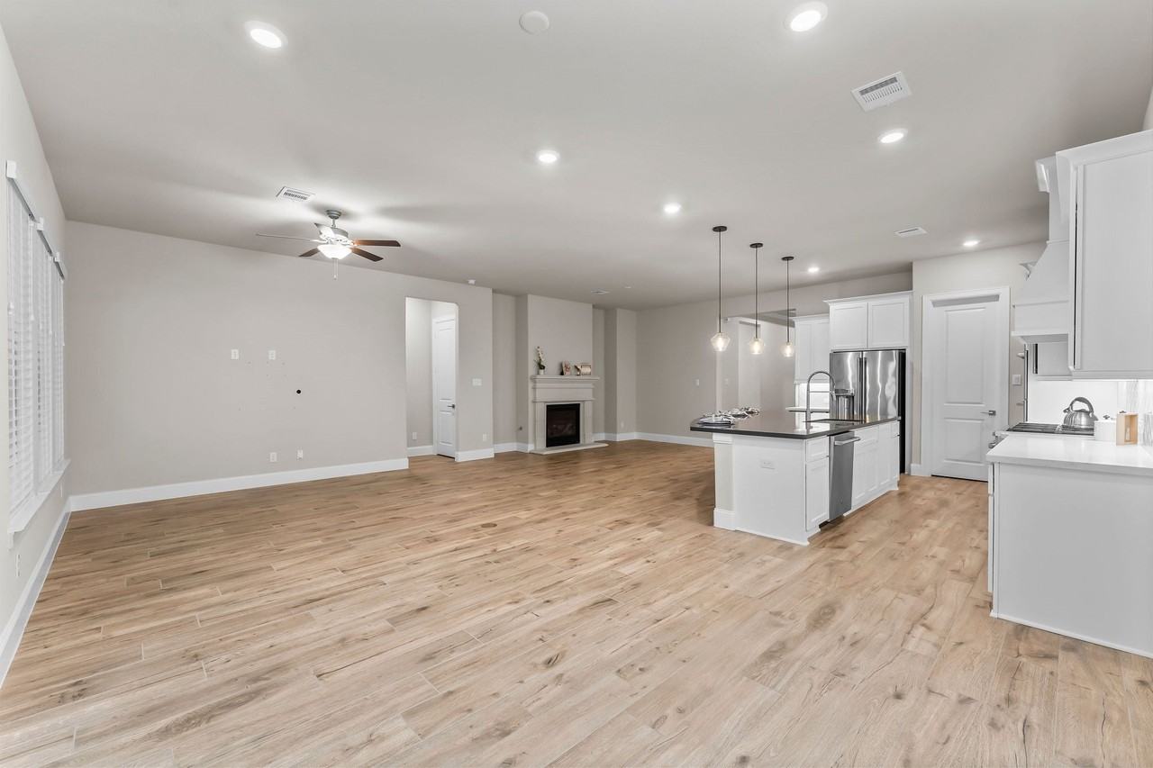 2009 Capriccio Dr - Photo 4 of 13