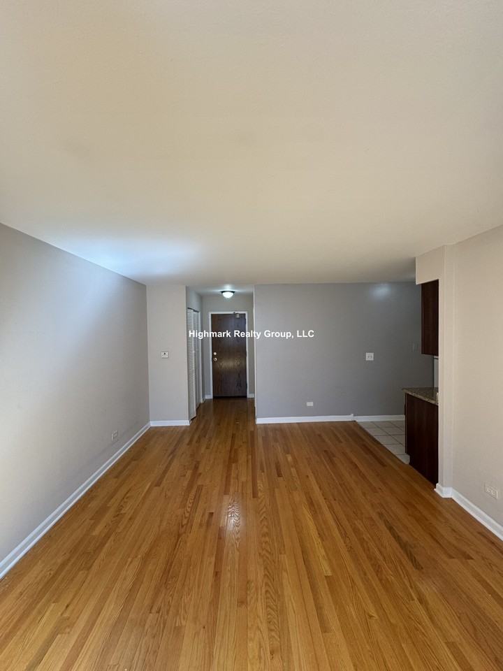 5820 N Sheridan Rd #504 - Photo 4 of 6