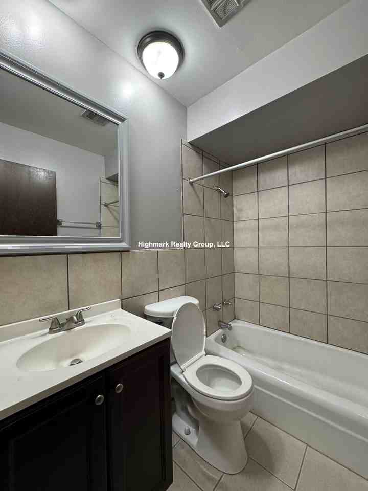 5820 N Sheridan Rd #504 - Photo 6 of 6