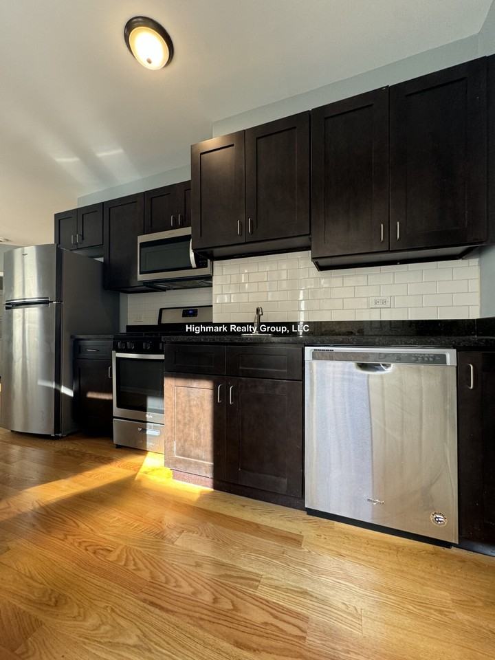 1640 W Pratt Blvd #2OB