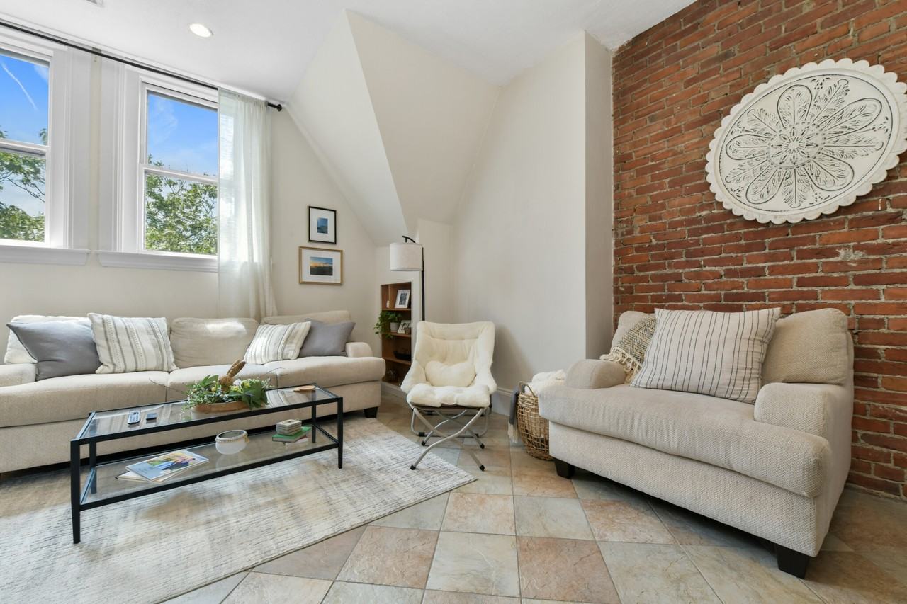 1774 Beacon St #6 - Photo 3 of 21