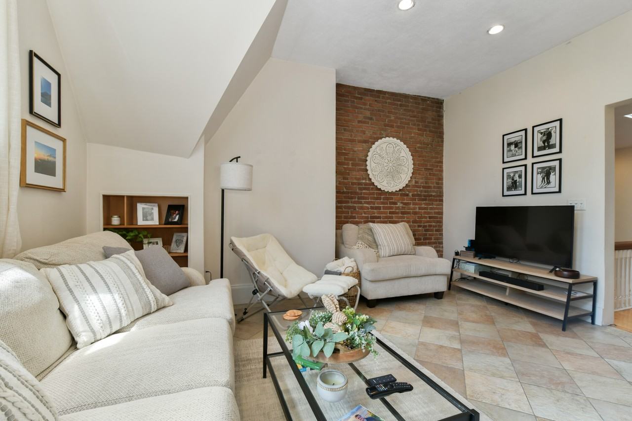 1774 Beacon St #6 - Photo 4 of 21