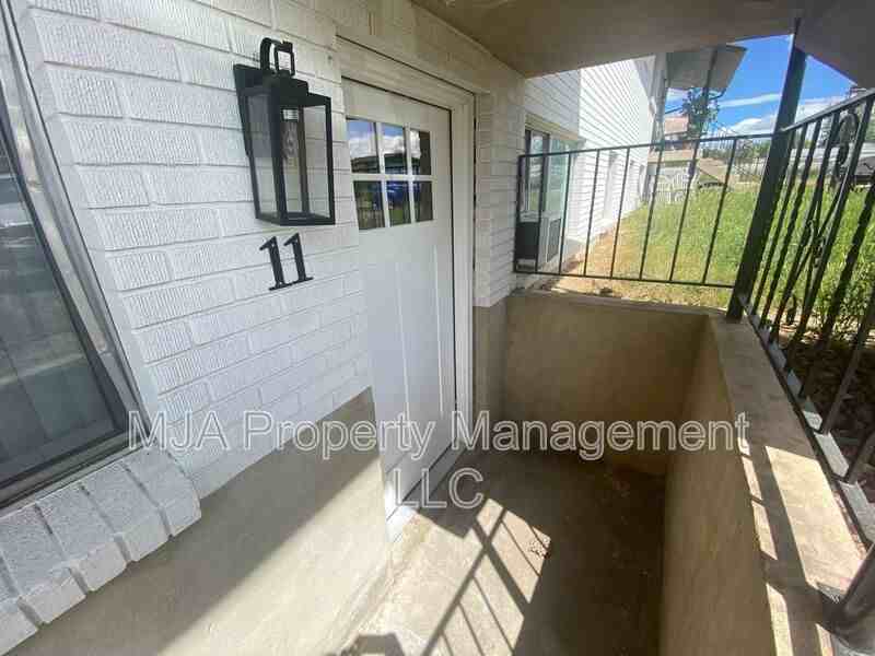 1428 W #11 - Photo 2 of 24