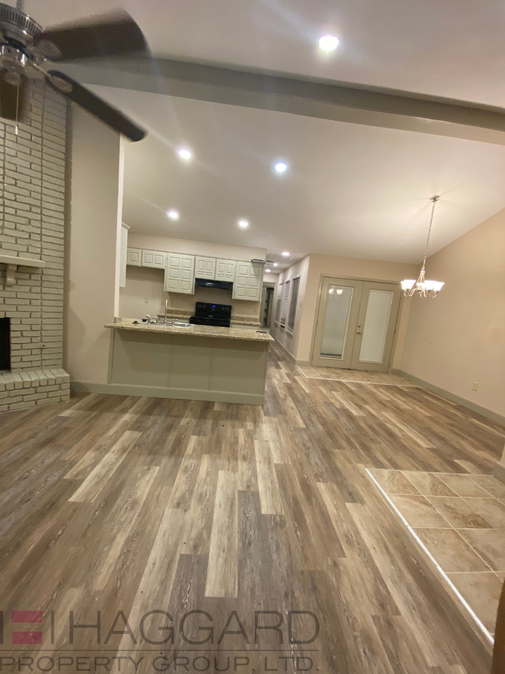 8919 Thompson Cir - Photo 4 of 23