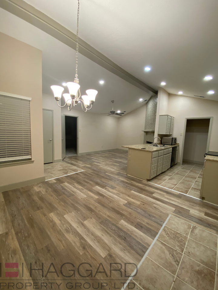 8919 Thompson Cir - Photo 5 of 23