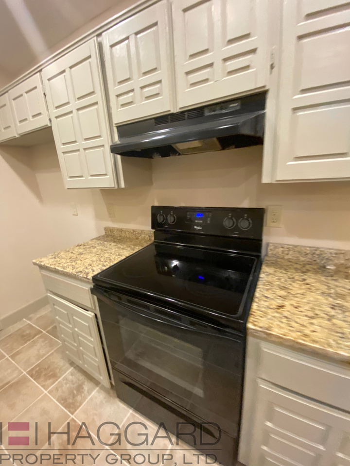 8919 Thompson Cir - Photo 7 of 23