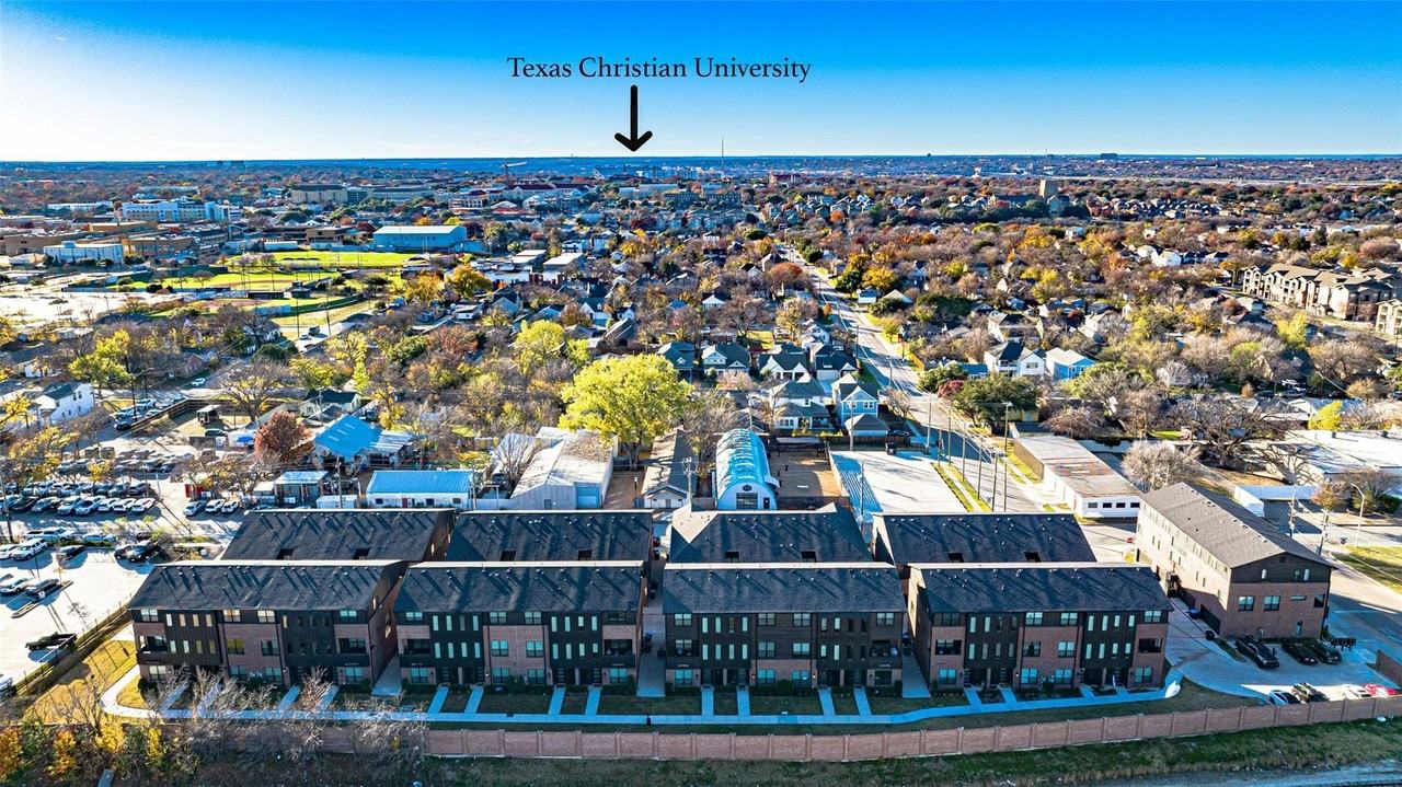 2830 Addison Park Ln - Photo 2 of 33