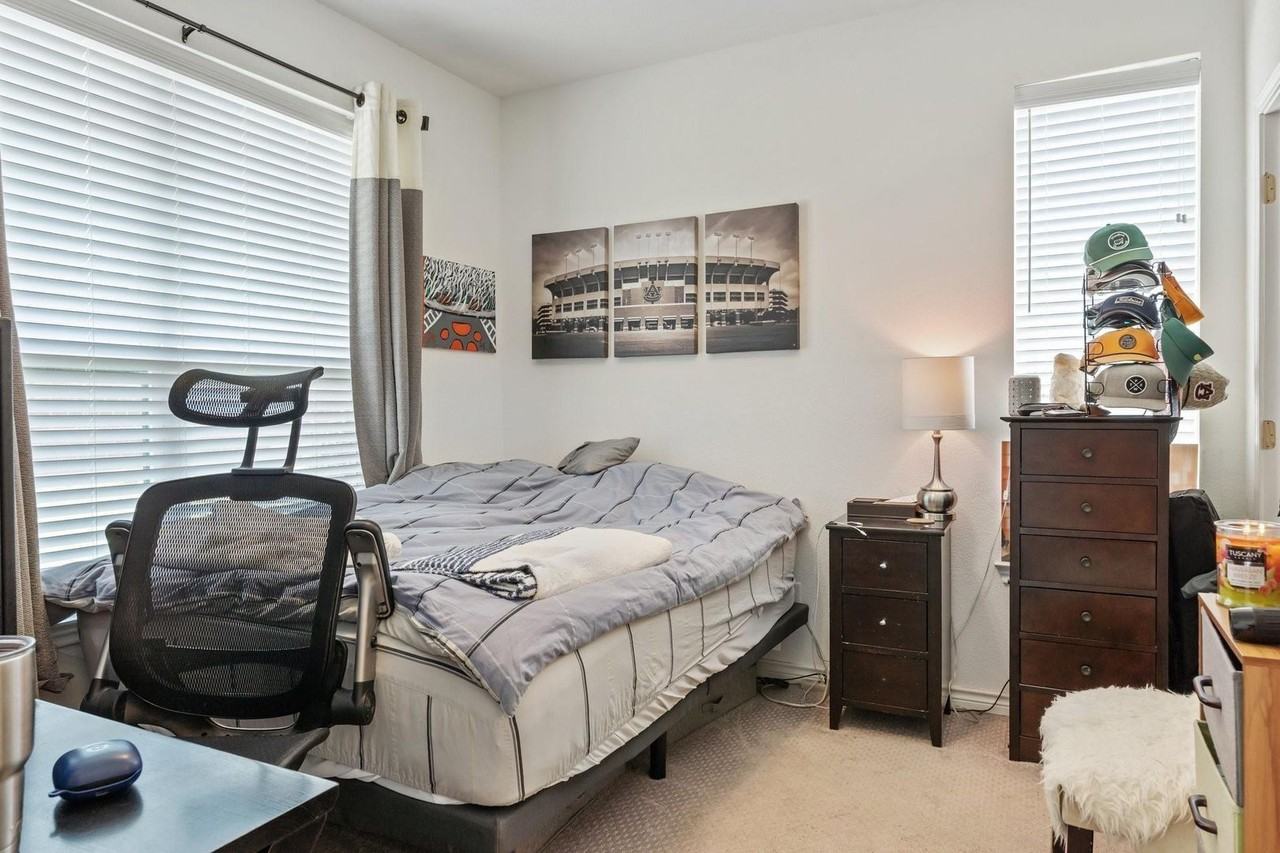 2830 Addison Park Ln - Photo 5 of 33