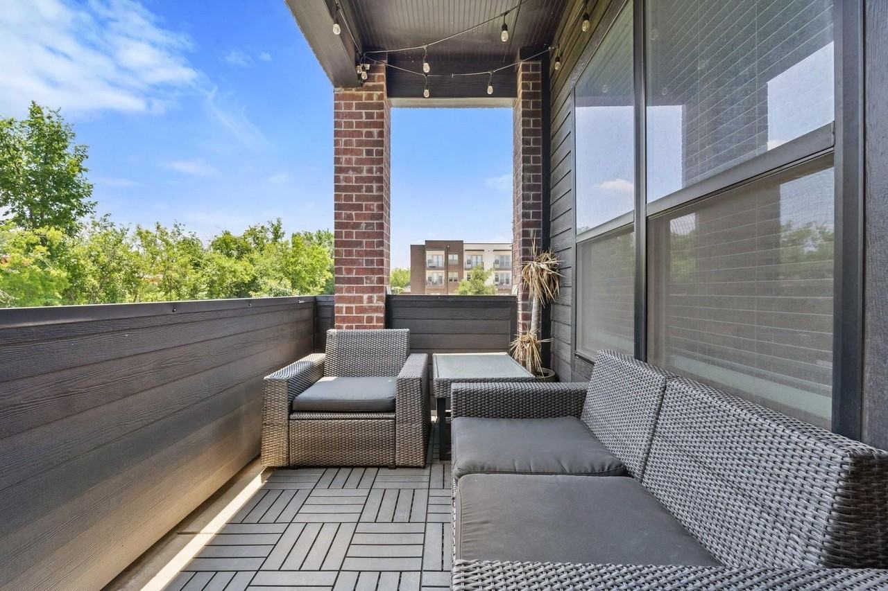 2830 Addison Park Ln - Photo 7 of 33