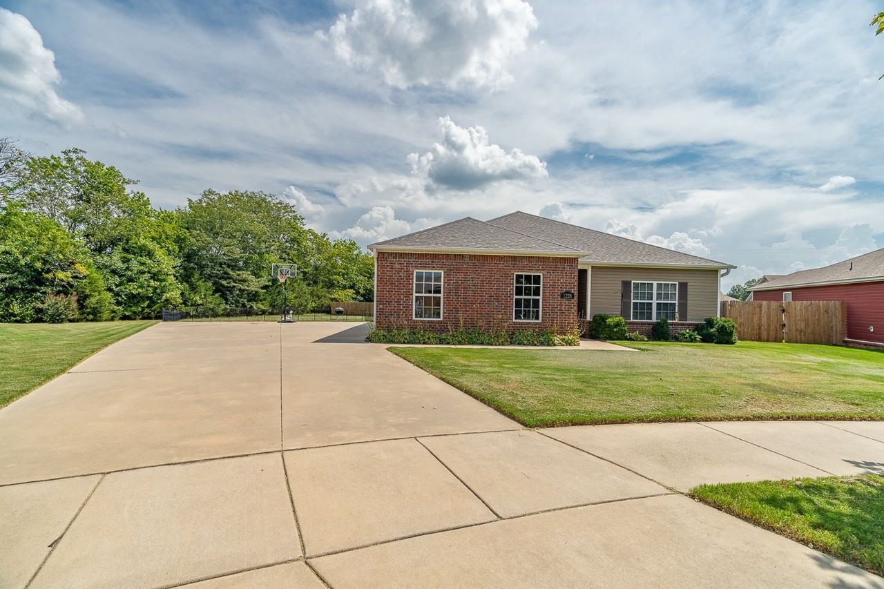 1228 S Gentle Valley Dr - Photo 2 of 25