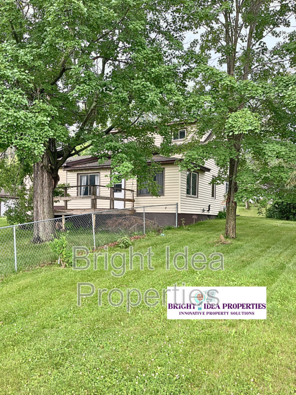 711 Elm Ave W - Photo 3 of 19