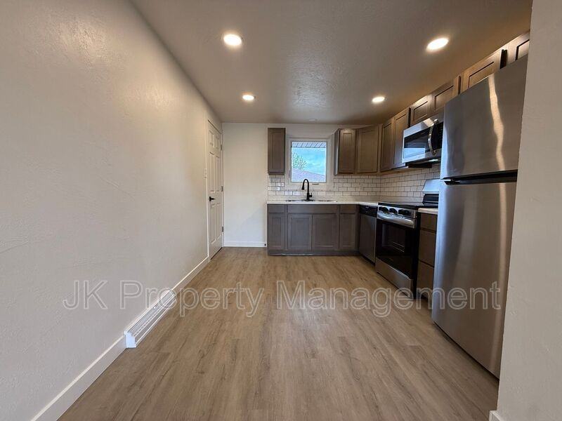 2006 6th Street Northeast - Photo 7 of 20