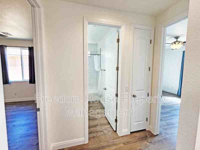 6660 Stubblefield Dr - Photo 4 of 35