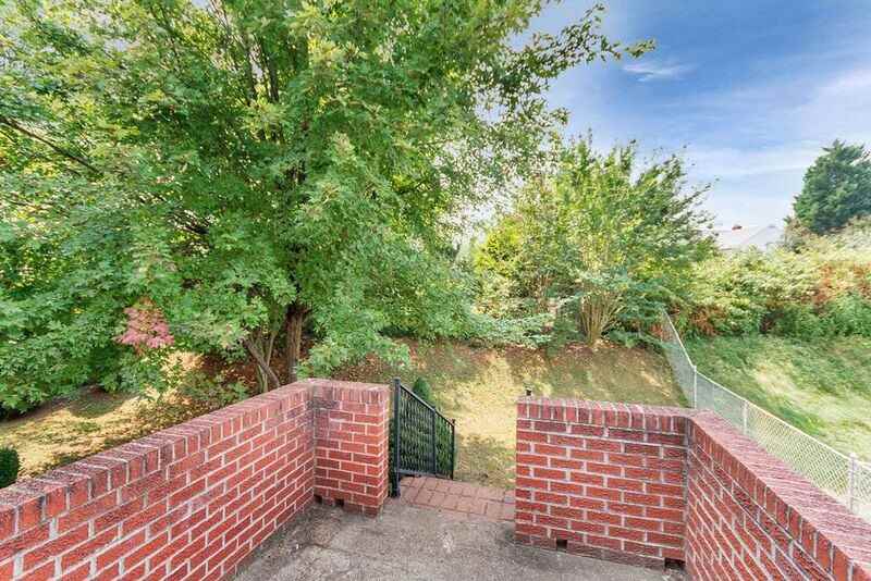 1212 Saint George Ave - Photo 4 of 13