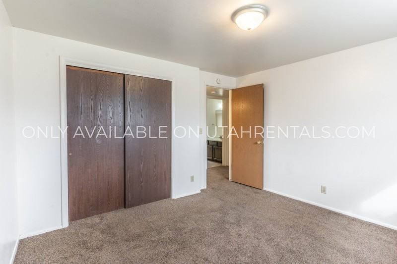 1036 S Virginia Cir - Photo 5 of 14