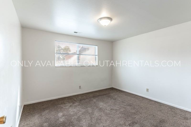 1036 S Virginia Cir - Photo 6 of 14