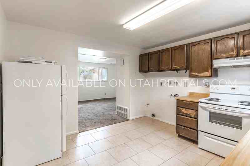 1036 S Virginia Cir - Photo 7 of 14