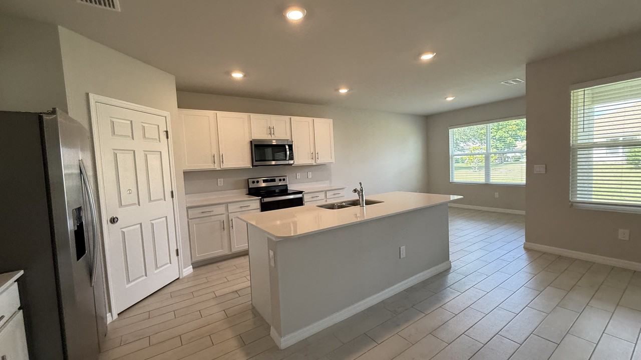 27131 Guapore Dr - Photo 2 of 21