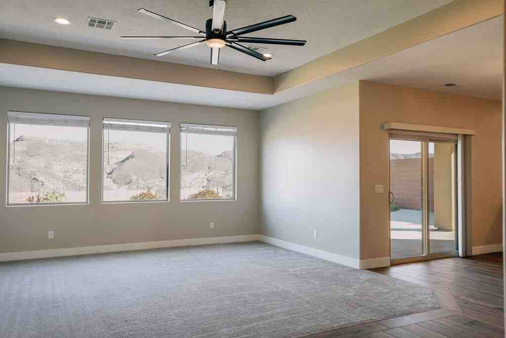 579 N Staci Dr - Photo 3 of 11