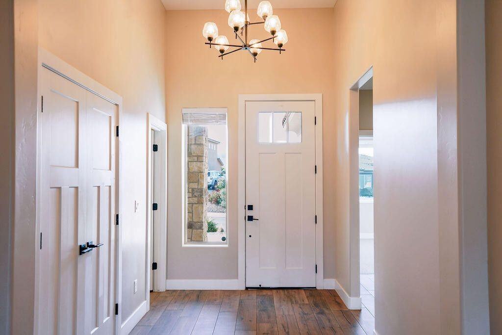 579 N Staci Dr - Photo 6 of 11