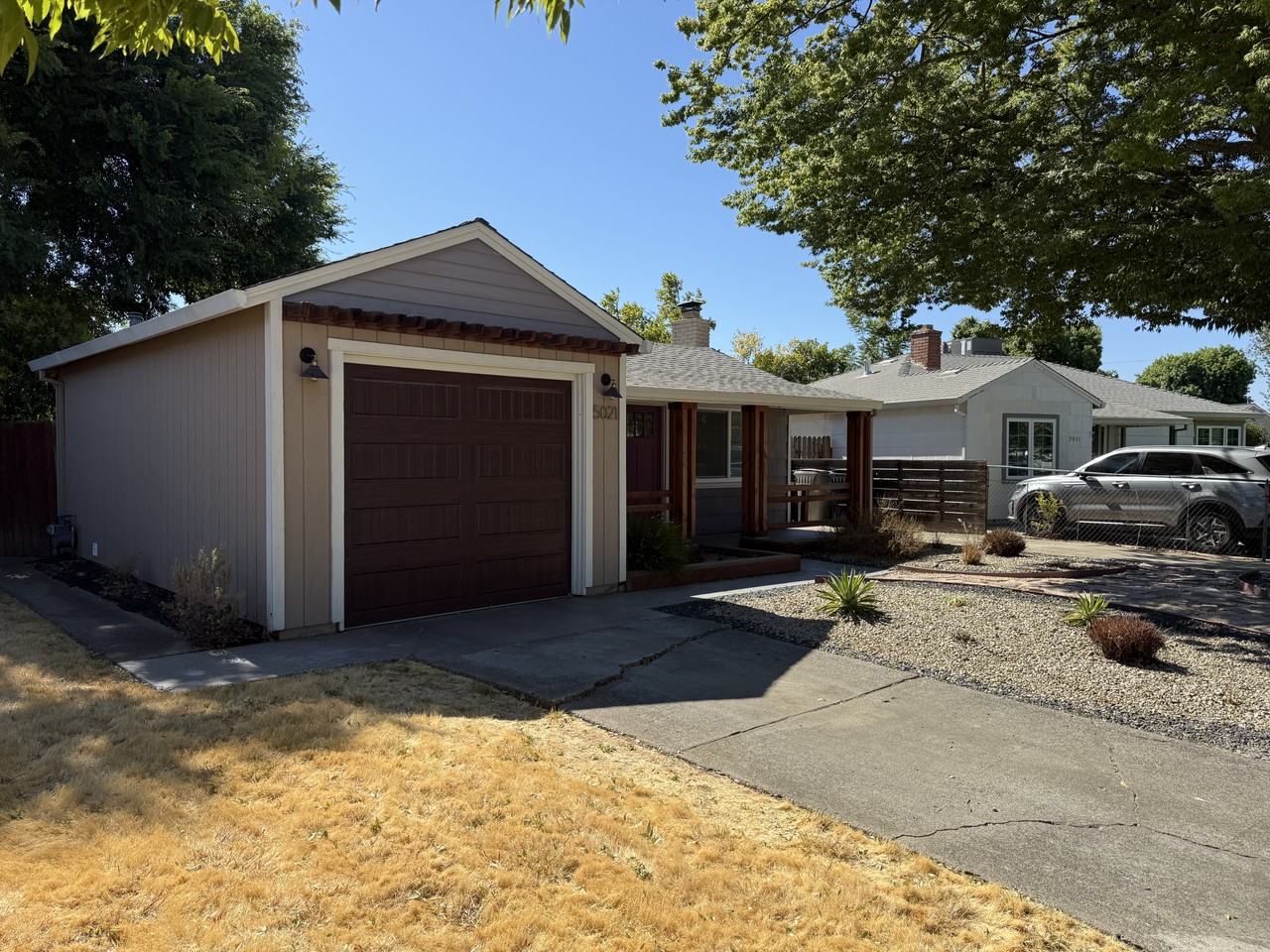 5021 73rd St - Photo 2 of 18