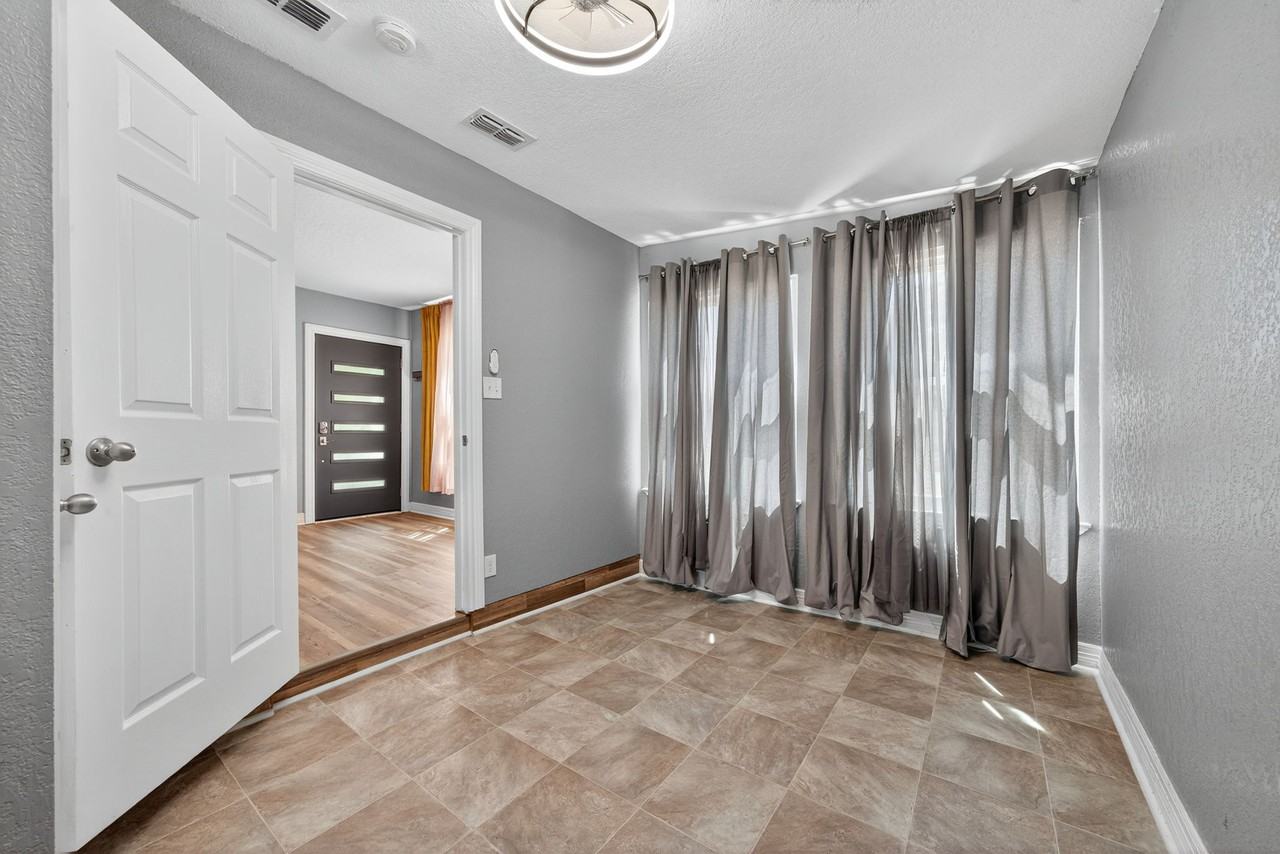 139 Timberlane Dr - Photo 6 of 24