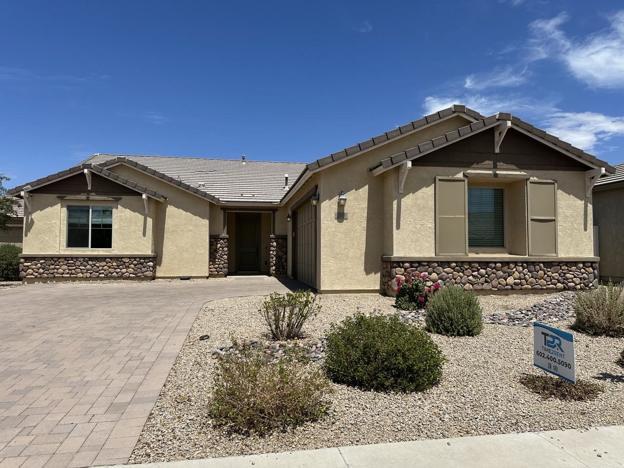 2518 E Novak Way - Photo 2 of 47