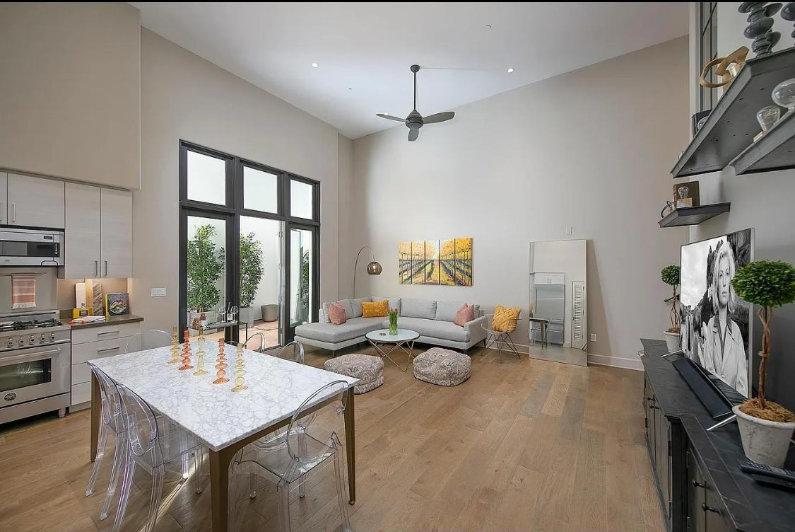 18 W Victoria St - Photo 2 of 8