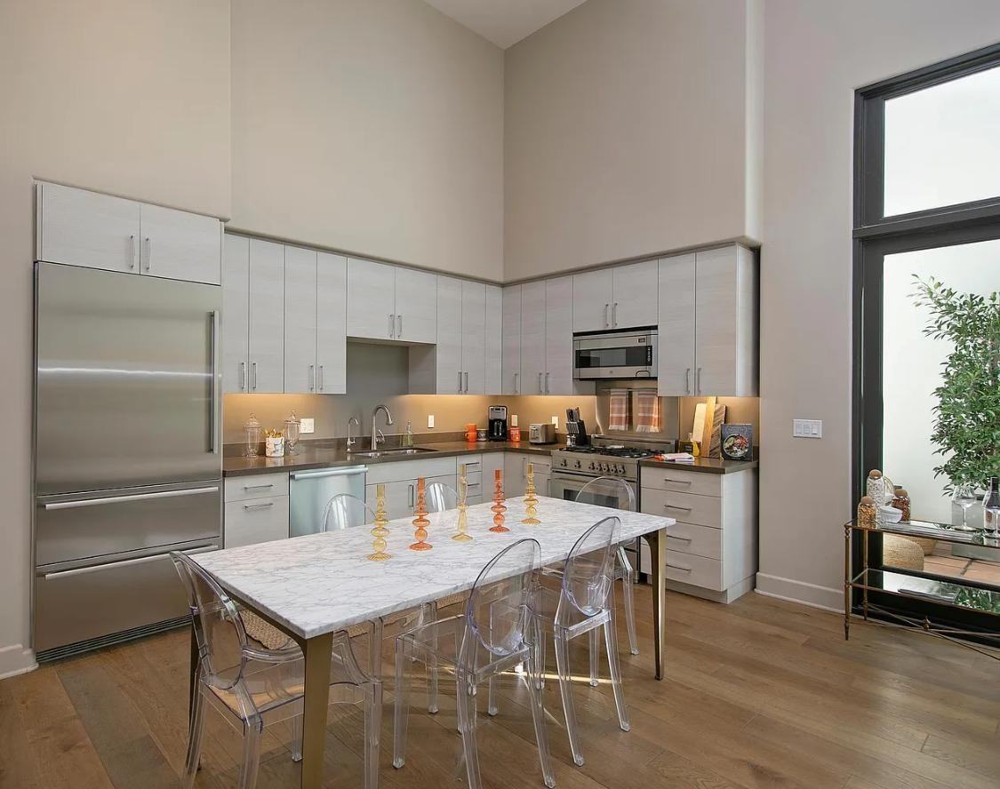 18 W Victoria St - Photo 3 of 8