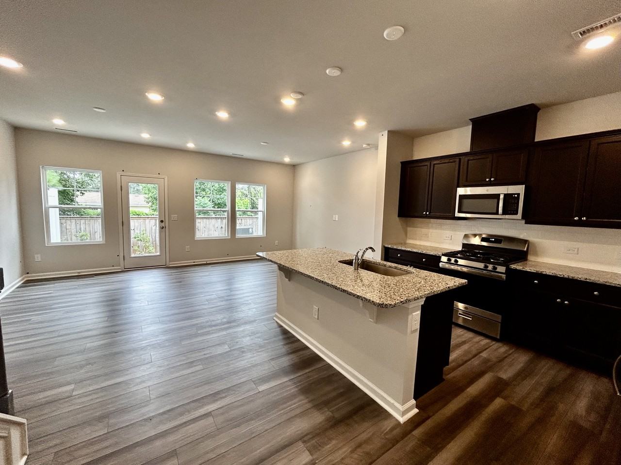 172 Paramount Dr - Photo 2 of 5