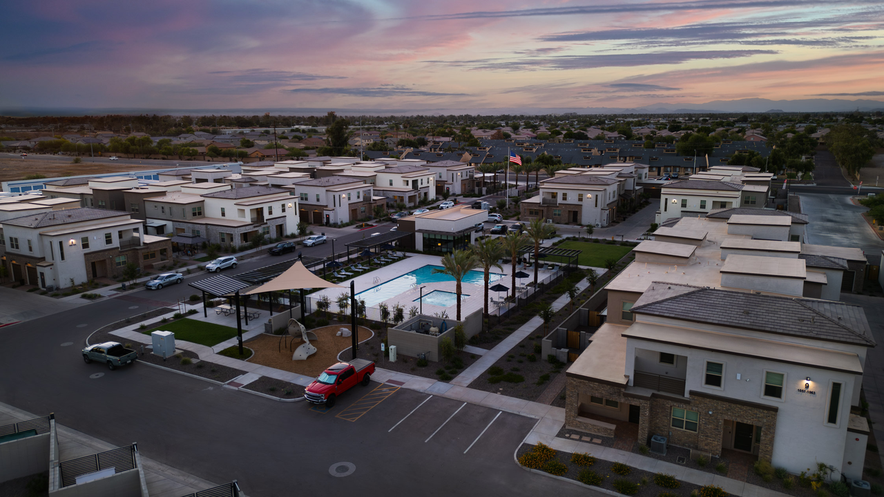 Bella Olivia - Photo 3 of 36