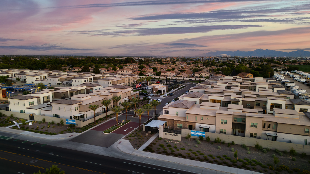 Bella Olivia - Photo 4 of 36