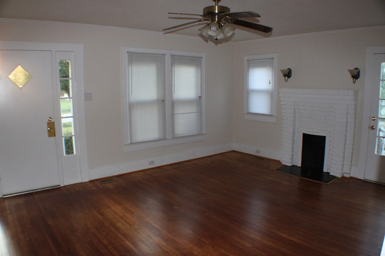 601 Old Centergrove Rd - Photo 2 of 4