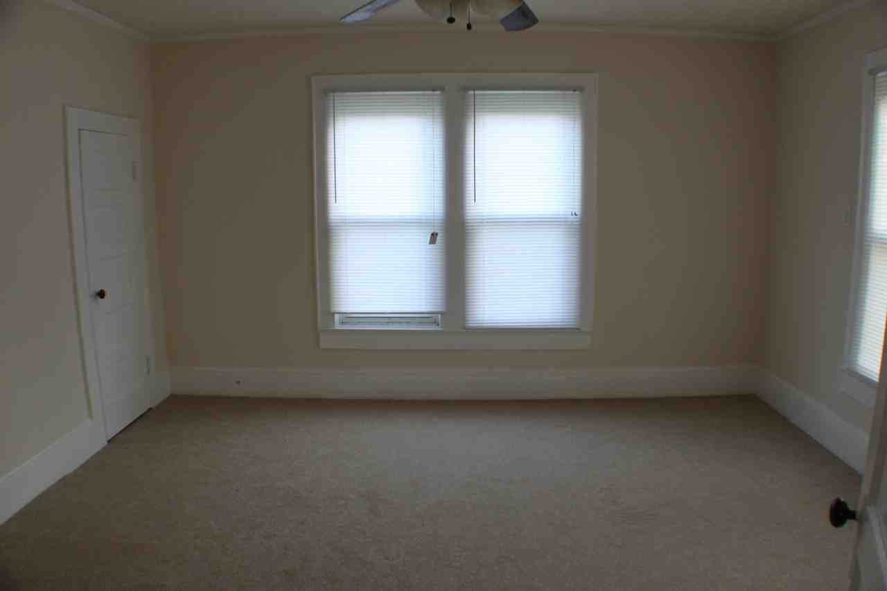 601 Old Centergrove Rd - Photo 3 of 4