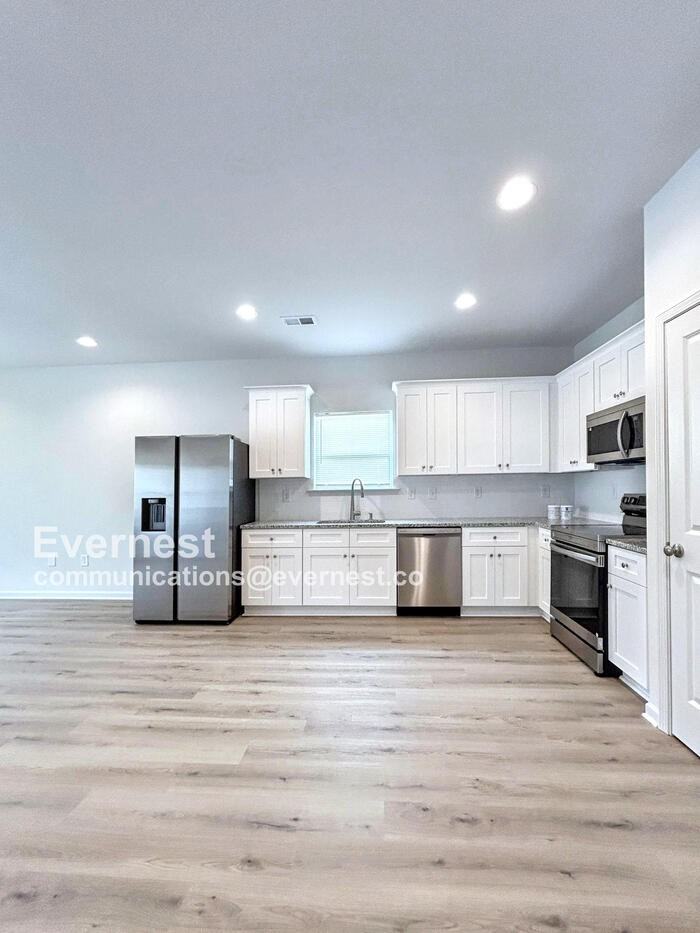 617 14th St Sw - Photo 2 of 19