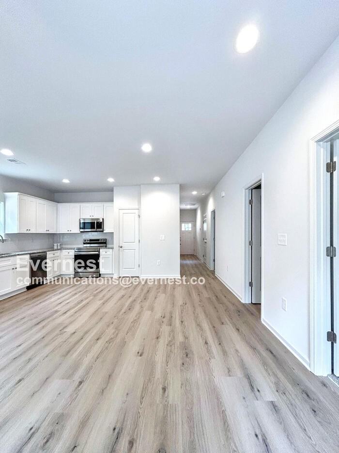 617 14th St Sw - Photo 3 of 19