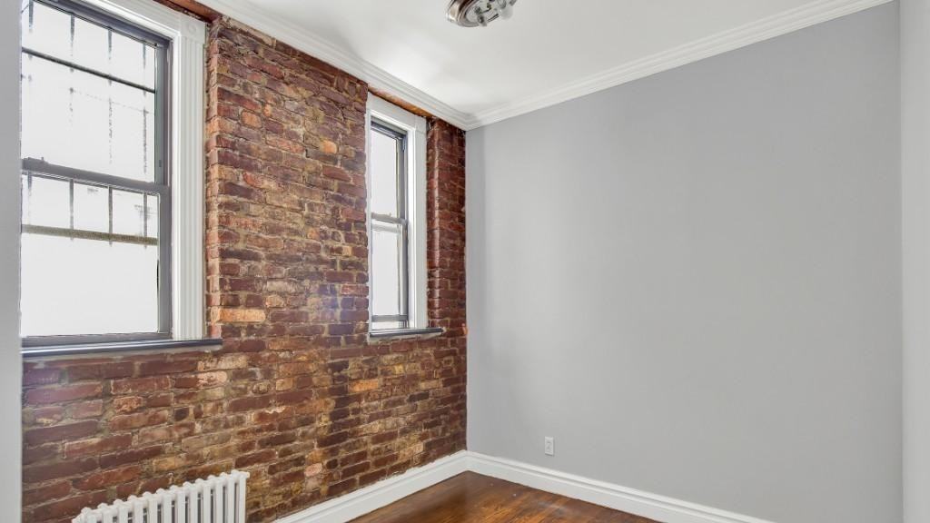 E 13th St #1C - Photo 5 of 6