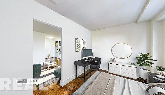 E 16th St #3L - Photo 3 of 7