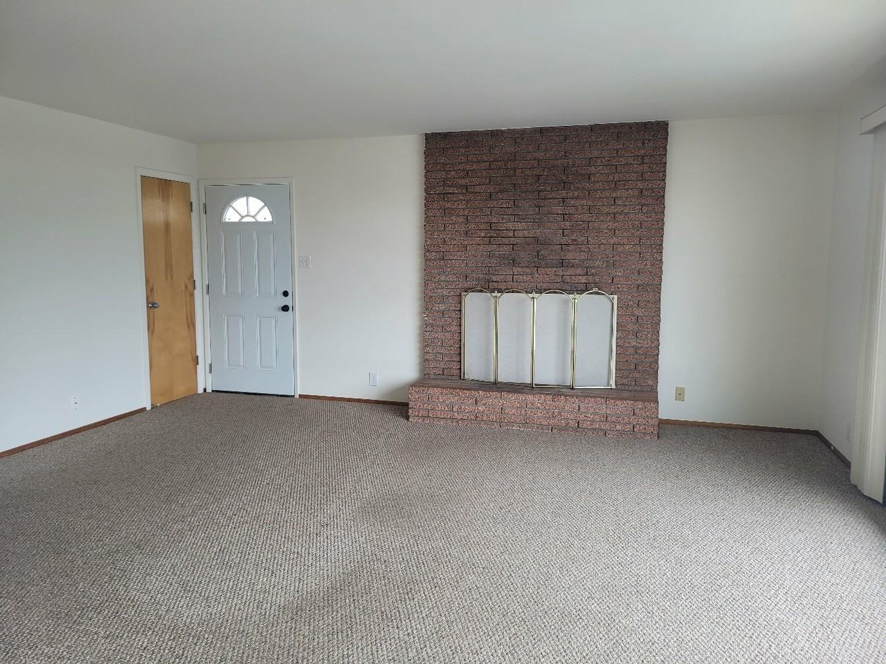 235 Belhaven Ave - Photo 3 of 15