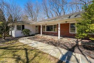 17 Oxford Dr - Photo 1 of 1