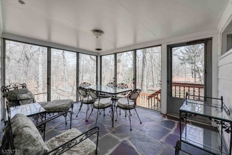 17 Oxford Dr - Photo 7 of 30