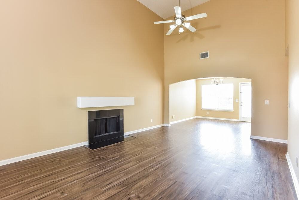 1108 Harmony Ln - Photo 4 of 17