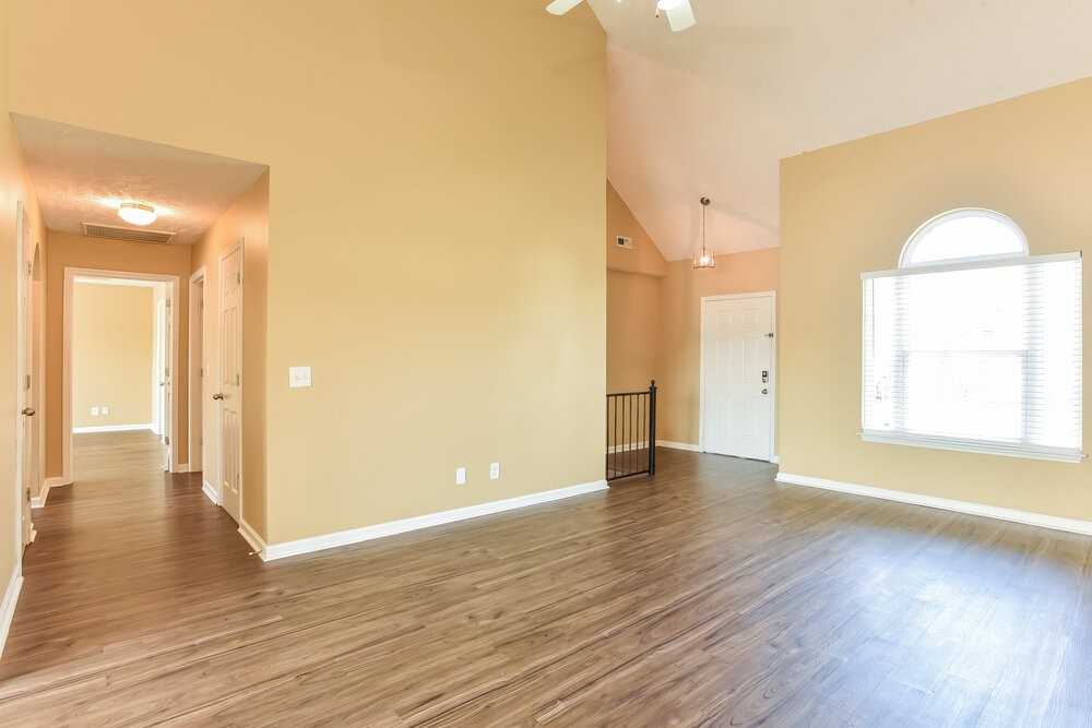 1108 Harmony Ln - Photo 5 of 17