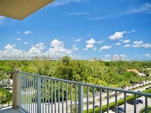 880 Ne 69th St ##8r - Photo 2 of 3