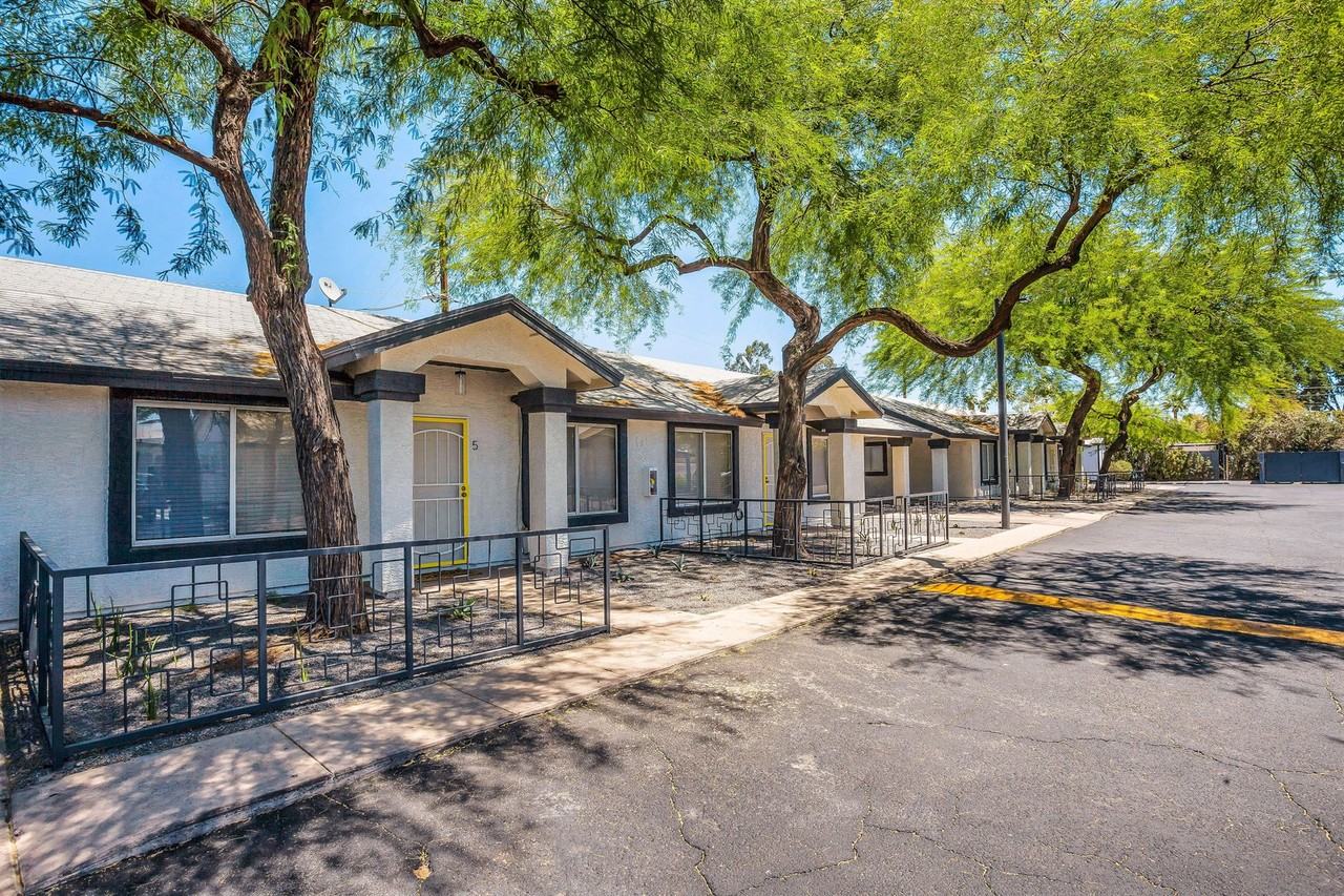 3133 N 36th St - Photo 5 of 34